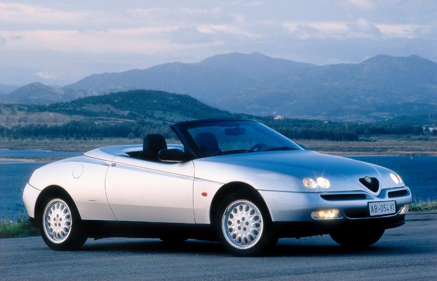  Alfa Romeo Spider (916S) 1995 года  (фото 4 из 26)
